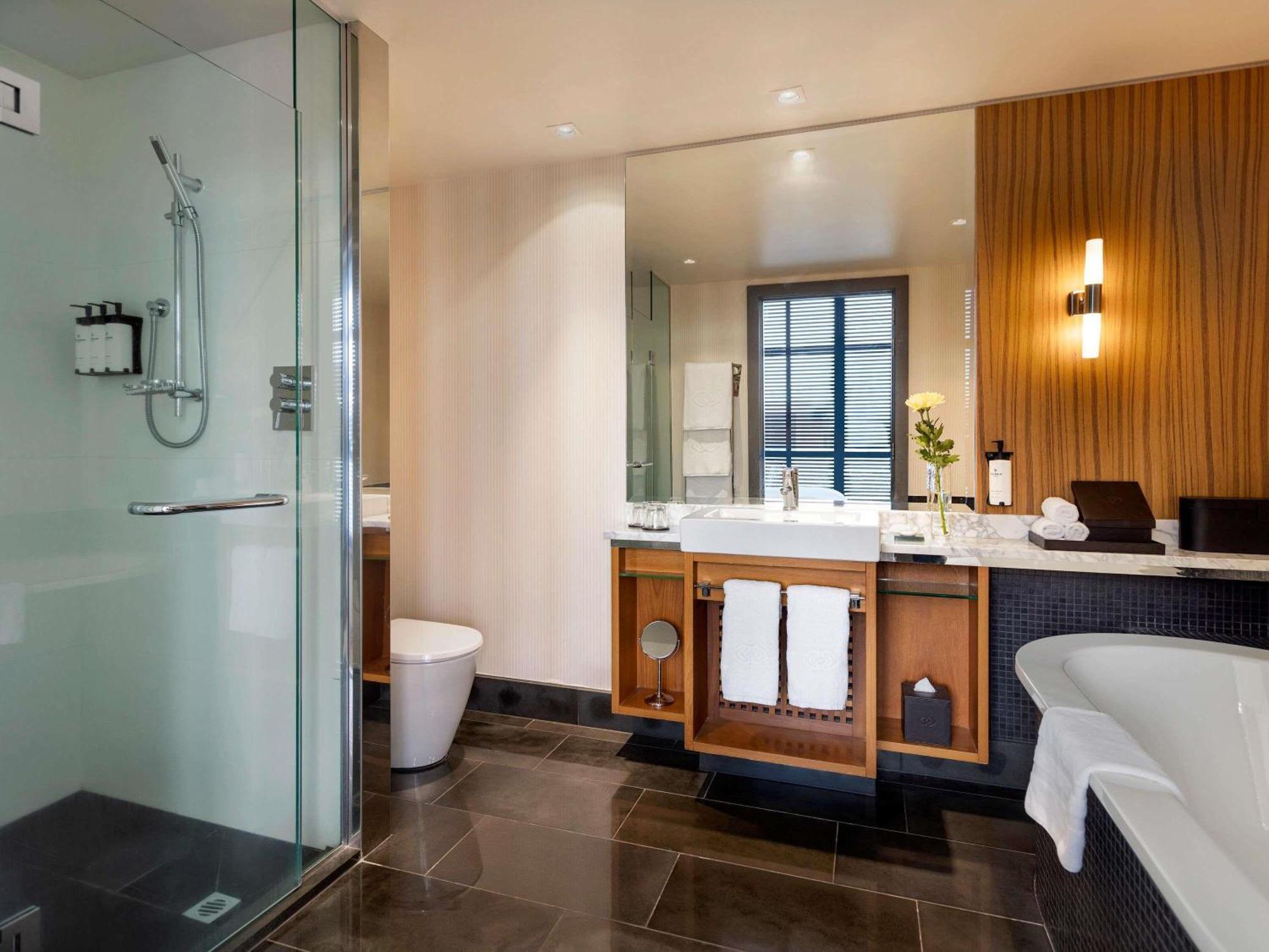 Luxury Atrium Room,1717054067:JPEG